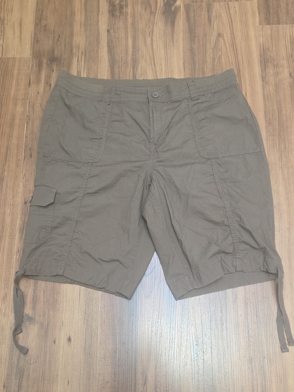 St. John’s Bay Olive Cargo Shorts with Side Pocket and Tie Hems